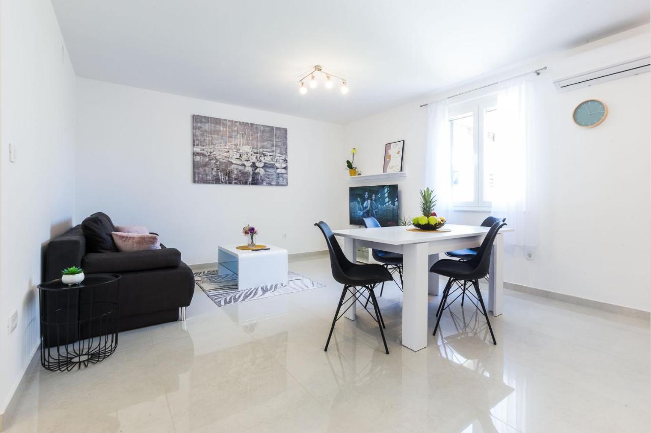 Petra Modern Apartment With Free Parking And Bbq Zadar Eksteriør billede