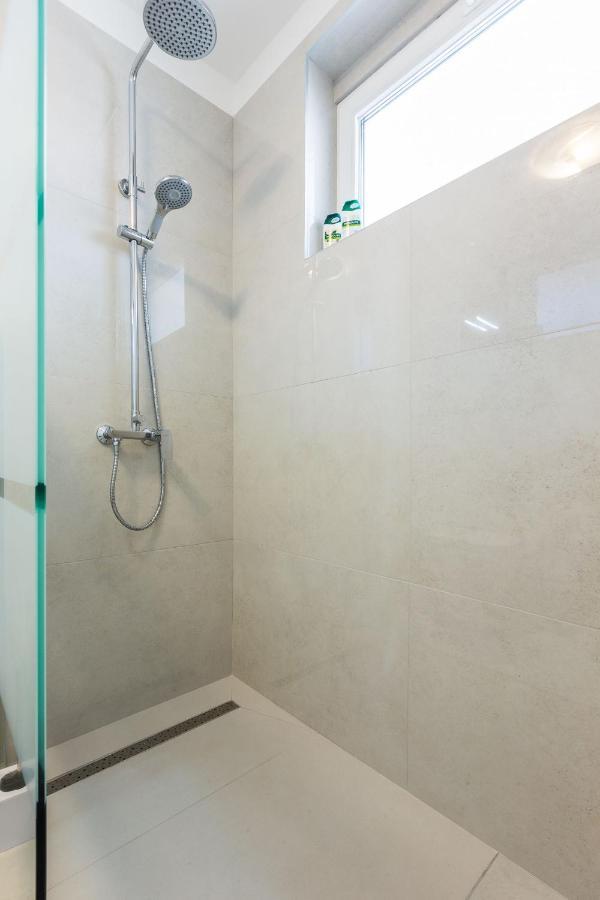 Petra Modern Apartment With Free Parking And Bbq Zadar Eksteriør billede