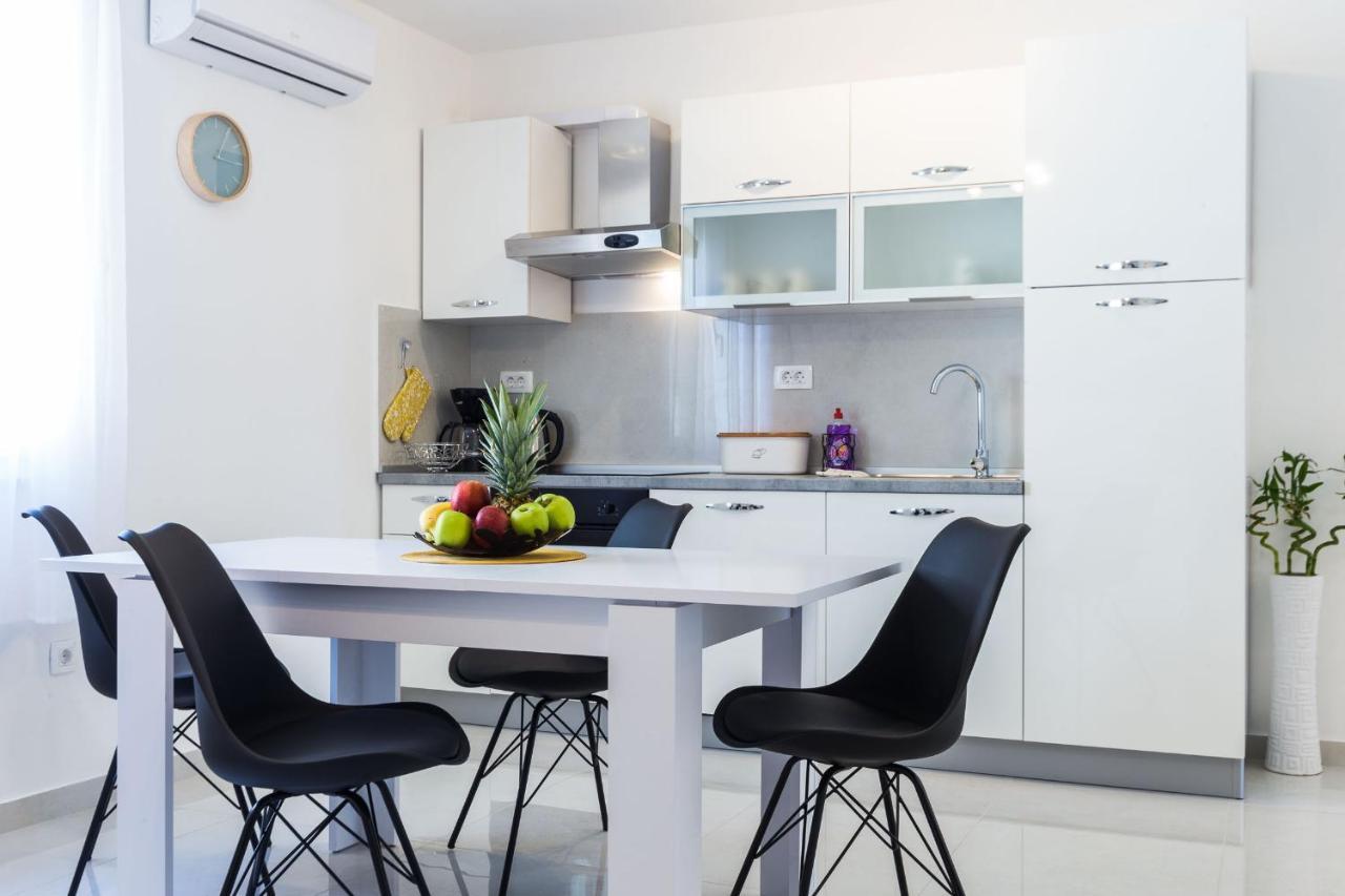 Petra Modern Apartment With Free Parking And Bbq Zadar Eksteriør billede