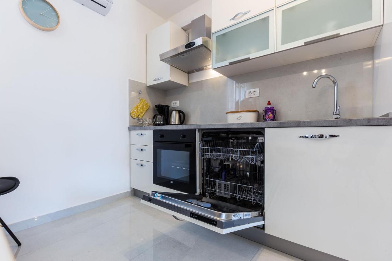 Petra Modern Apartment With Free Parking And Bbq Zadar Eksteriør billede
