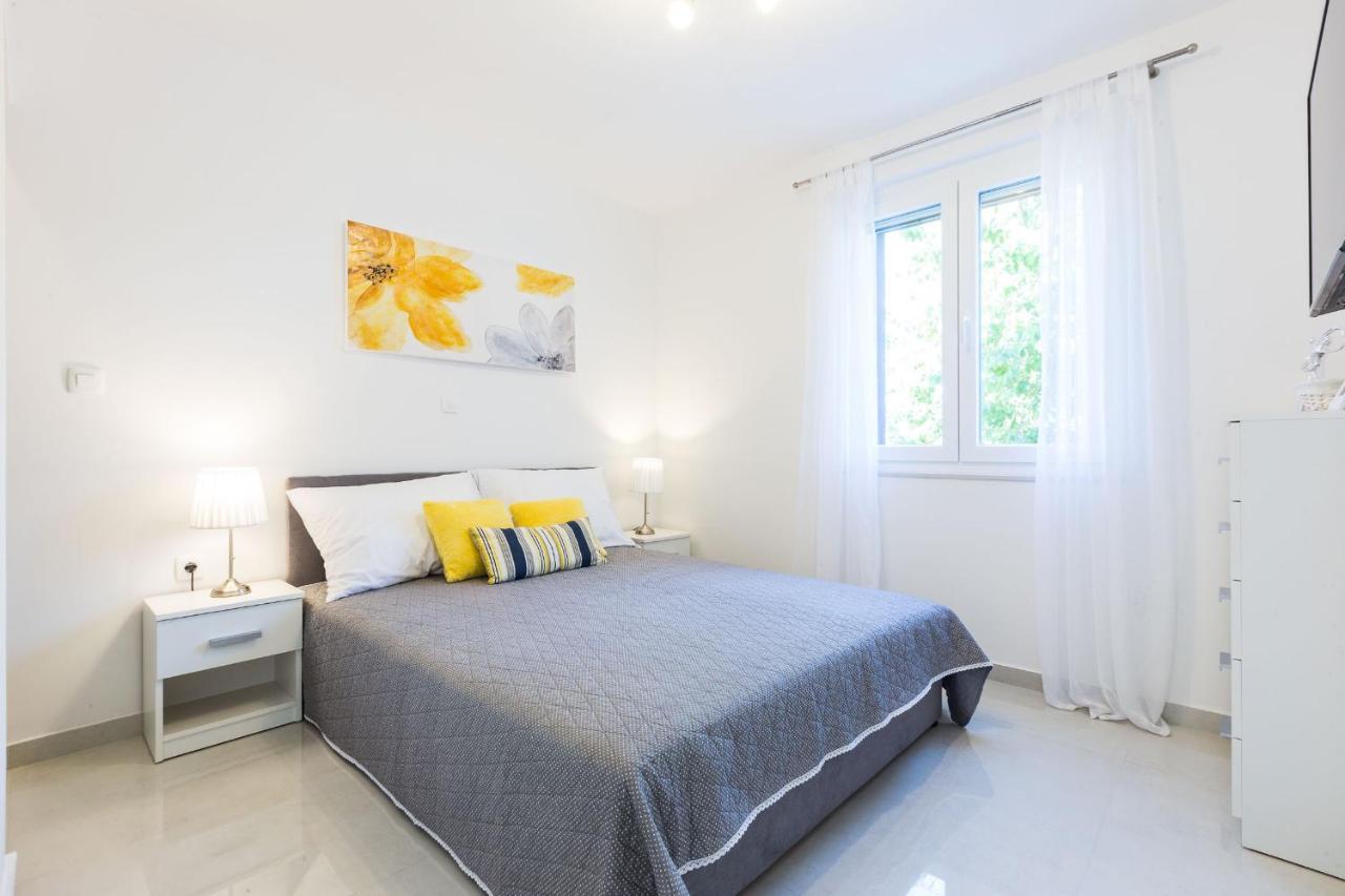 Petra Modern Apartment With Free Parking And Bbq Zadar Eksteriør billede