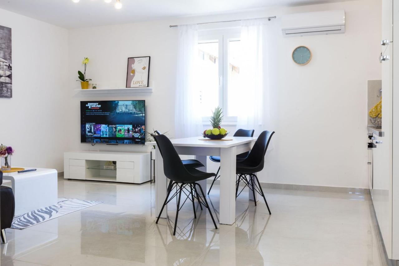 Petra Modern Apartment With Free Parking And Bbq Zadar Eksteriør billede
