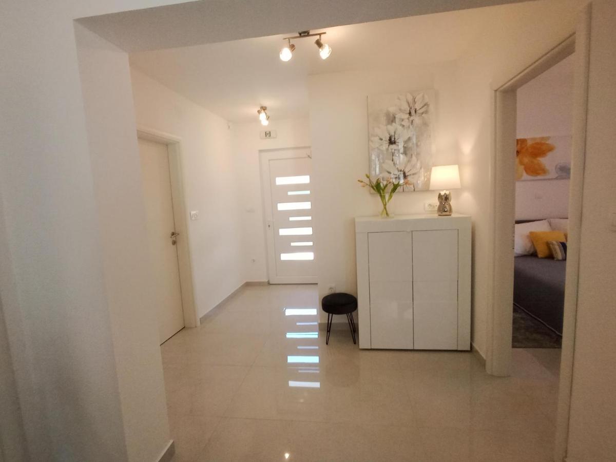 Petra Modern Apartment With Free Parking And Bbq Zadar Eksteriør billede